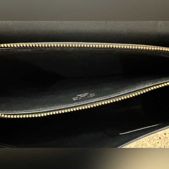 TORY BURCH
Textured Leather Black Handle Bag - Picture 4 of 7